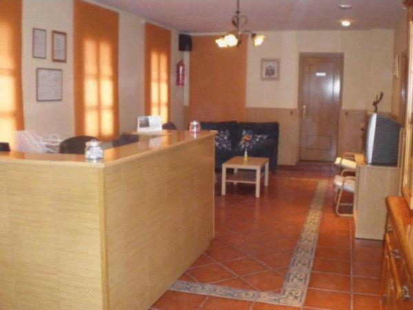 Hostal Emilio Barajas Madrid Exterior photo